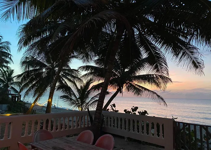 Sandy Beach Villa - Spectacular Setting On The Beach