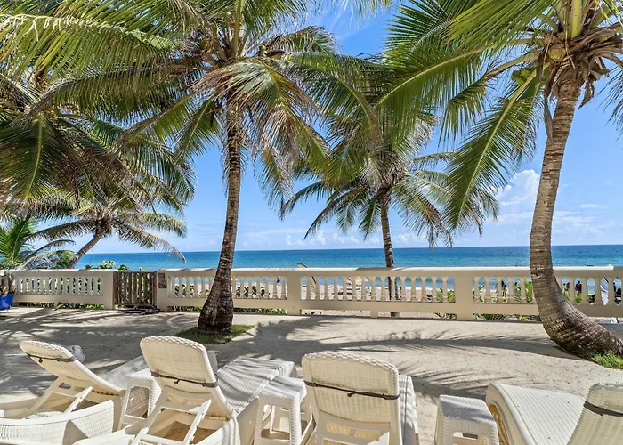 Sandy Beach Villa - Spectacular Setting On The Beach
